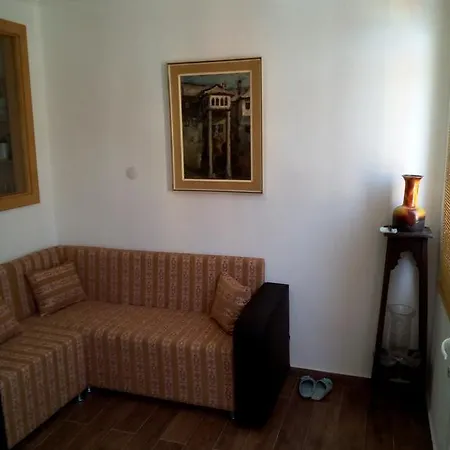Rania Apartman